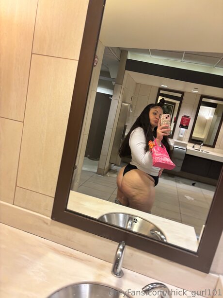 Thick Gurl101 onlyfans naked leaked