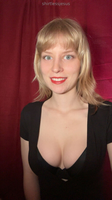 Wootsiefootsie onlyfans model photo