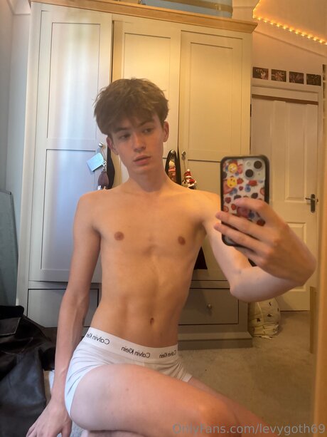 Levygoth69 only fans photos