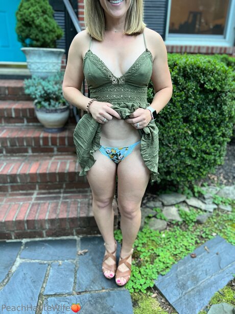 Peachhautewife naked onlyfans pics