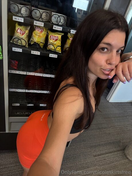 Nicoleskirtsfree onlyfans content leaked