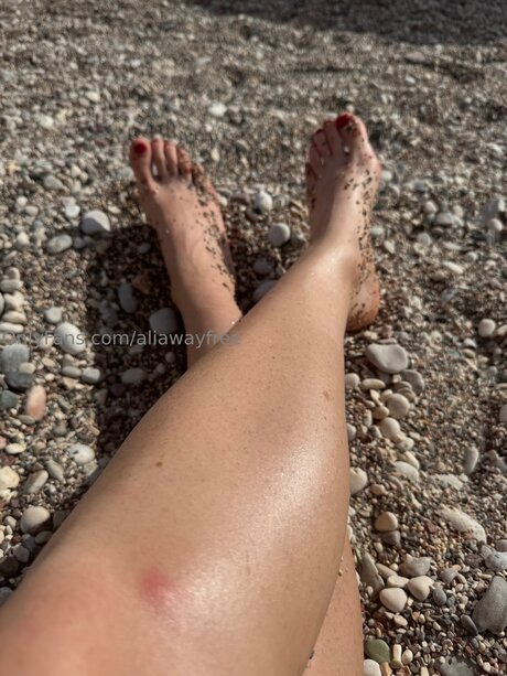 Aliawayfree nude onlyfans leak