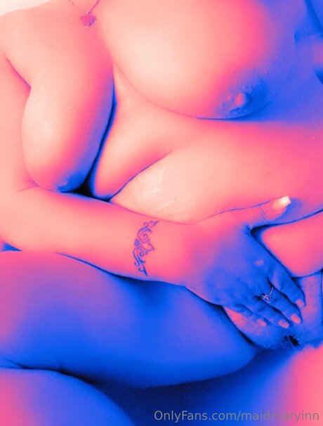 Maidmaryinn hot onlyfans