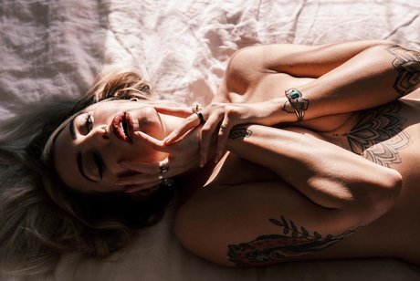 Miss Angelique W onlyfans nudes