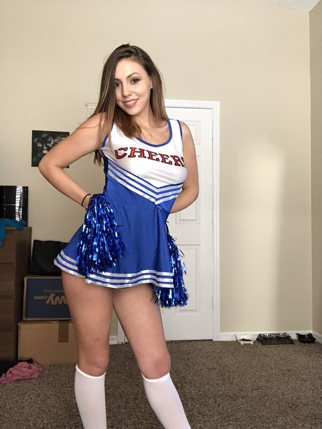 Molly Maeve onlyfans tits