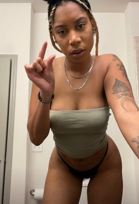 Aritheamazon Ari T en onlyfans