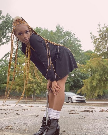 Little Me onlyfans topless