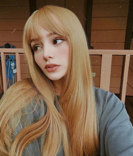 Kiki Sakura topless onlyfans