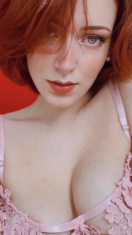 Oriana Valentine onlyfans topless