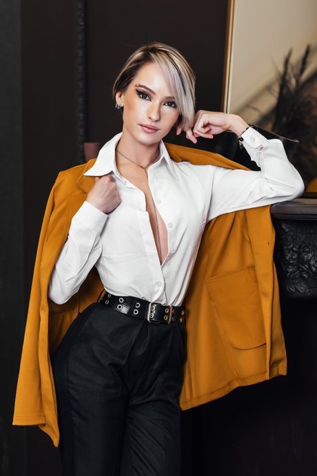 TheDaberryTwins Alex and Leah Profile pic