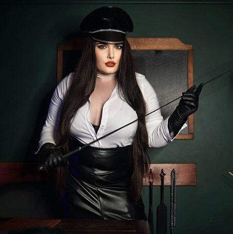 Mistress Karino onlyfans sexy