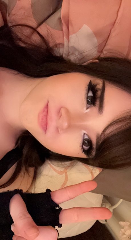 Lilyraedoll onlyfans model images