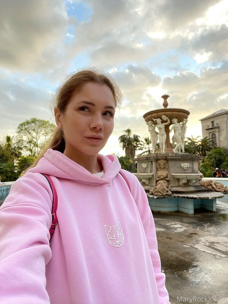 Little Queen onlyfans model photo