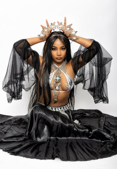 ZynahBear onlyfans nude leaks