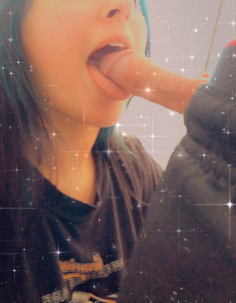 zucchini angst onlyfans leaked tits