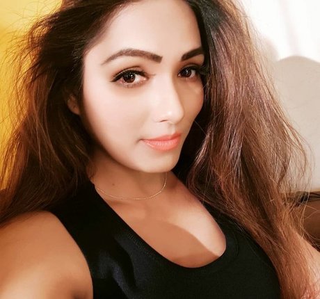 Zoya Rathore onlyfans nude tits