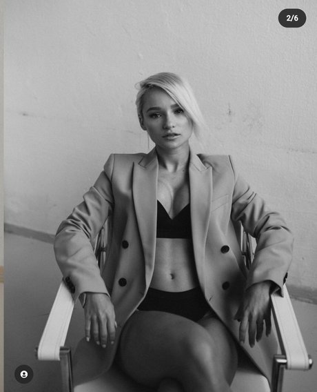 Zuzana Kardos onlyfans model photos