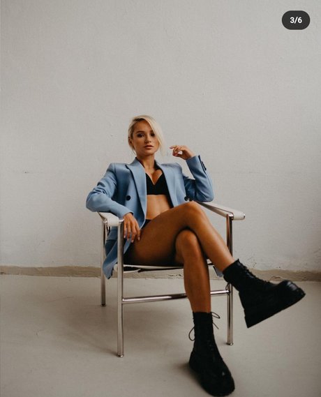 Zuzana Kardos onlyfans topless