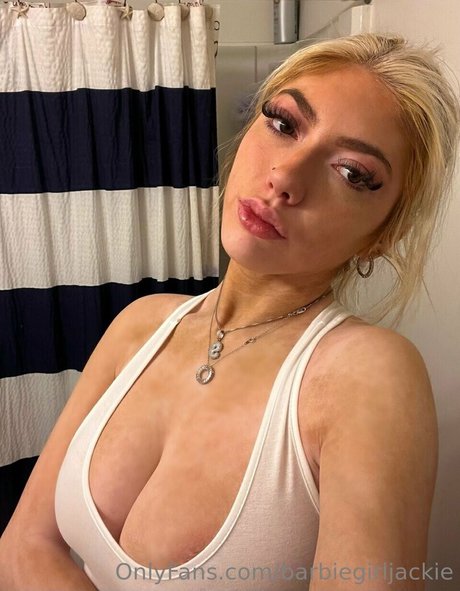 Barbiegirljackie onlyfans striptease