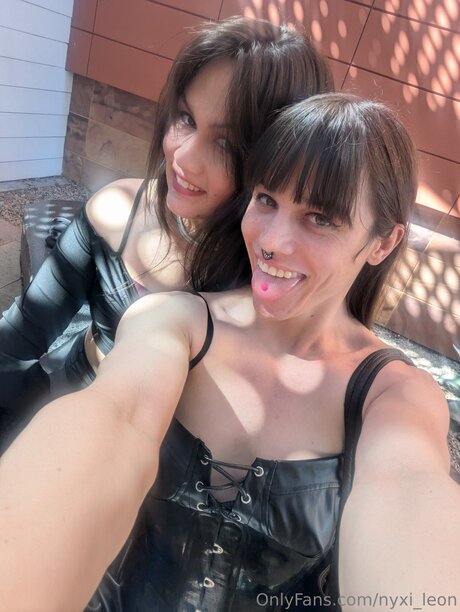 Nyxi Leon only fans naked