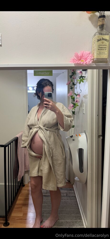 Dellacarolyn nude on onlyfans