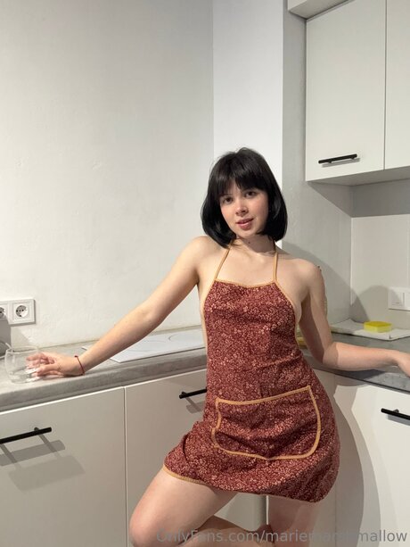 Mariemarshmallow onlyfans model