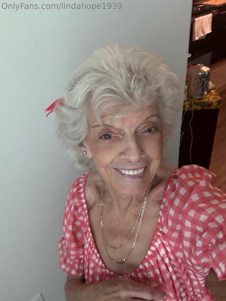 Lindahope1939 nude onlyfans pics