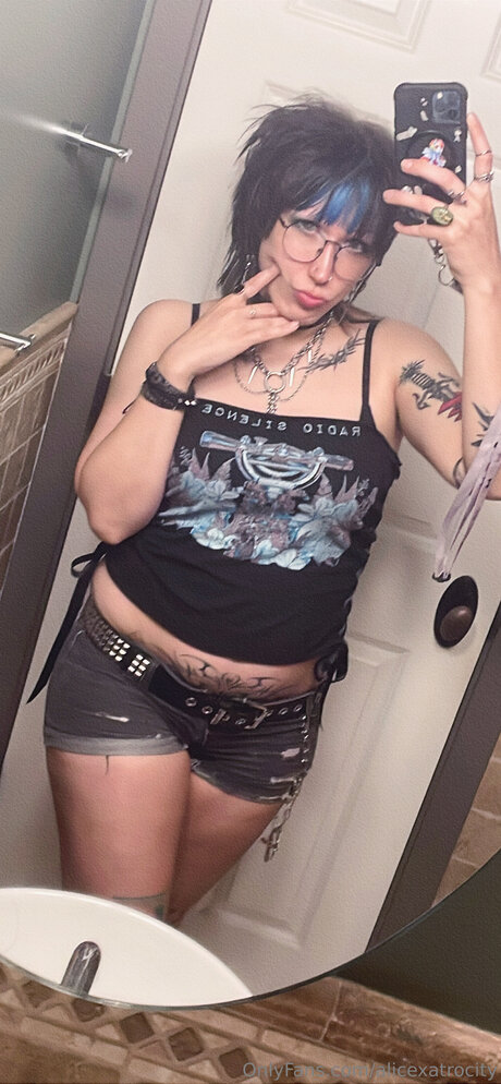 Alicexatrocity onlyfans sex leak