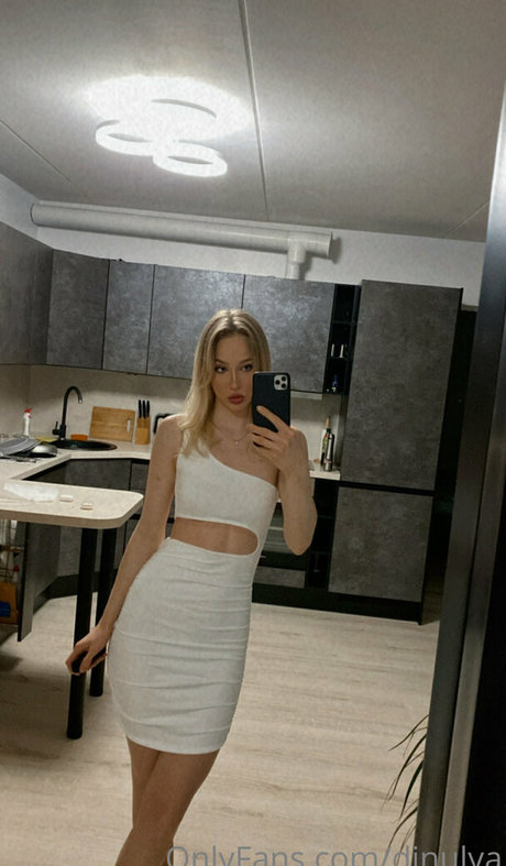 Dinulya porn onlyfans