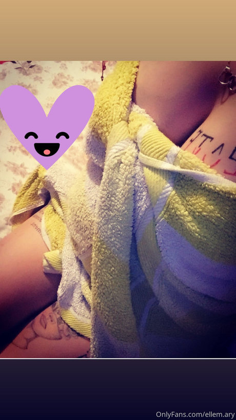Ellem Ary nude only fans