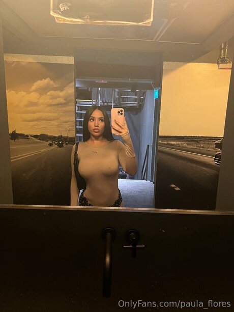Paula Flores onlyfans pictures