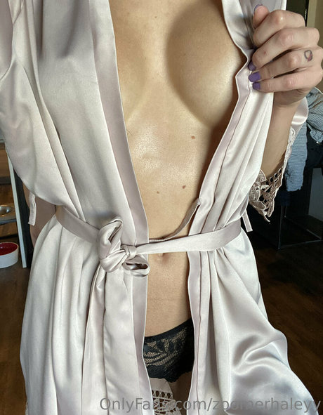 zoomerhaleyy onlyfans leams