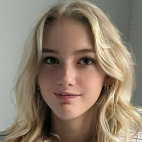 zooemoore hot onlyfans