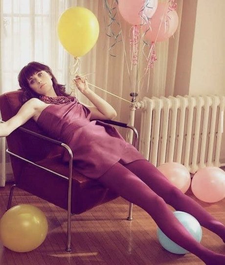 Zooey Deschanel nsfw onlyfans