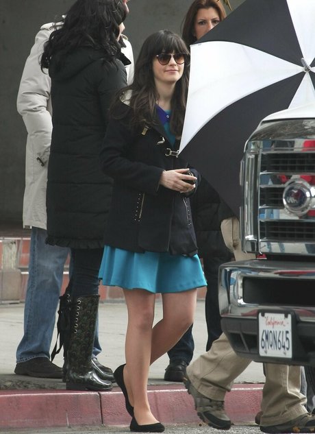 Zooey Deschanel onlyfans leak