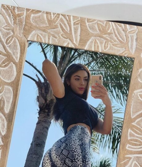 Zoey Kouskousakis only fans