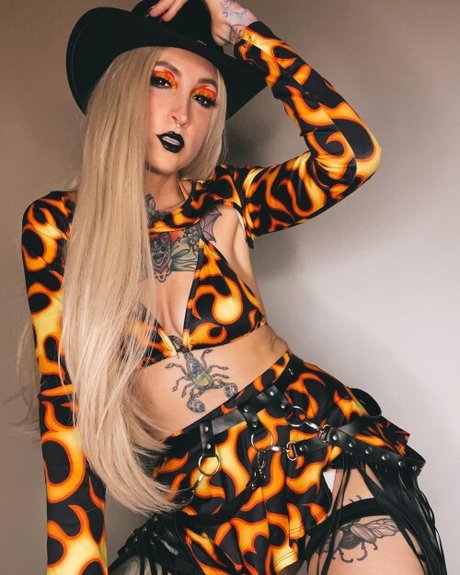 Aritaylor__Ari Taylor onlyfans images