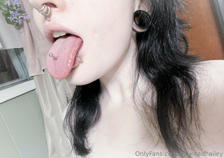 Hauntedhailey onlyfans naked leaked