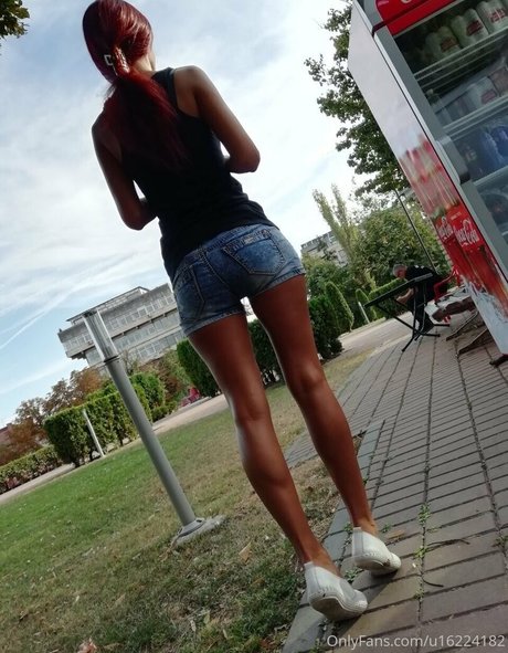 Radosveta feet onlyfans