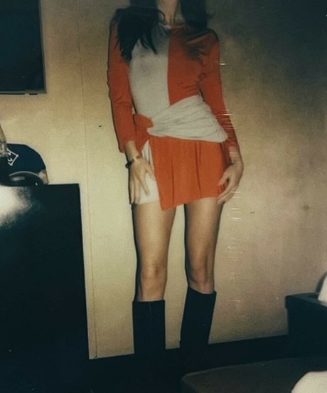 Zoey Deutch only fans nude