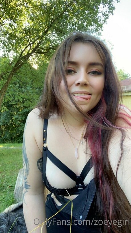 zoeyegirl naked onlyfans