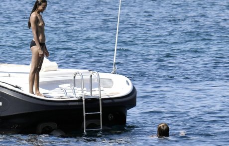 Zoe Saldana onlyfans nudes