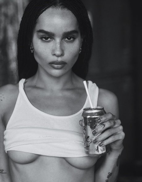 Zoe Kravitz onlyfans topless