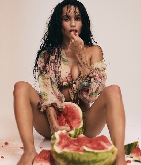 Zoe Kravitz onlyfans leak porn