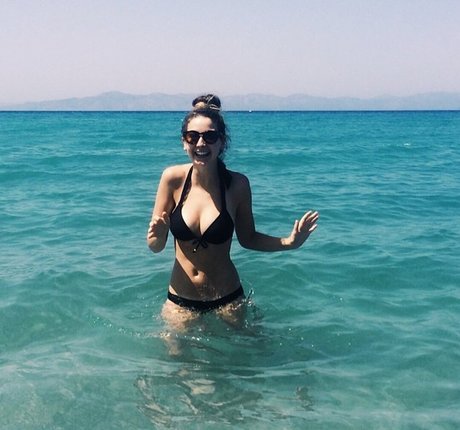 Zoe Sugg naked only fans