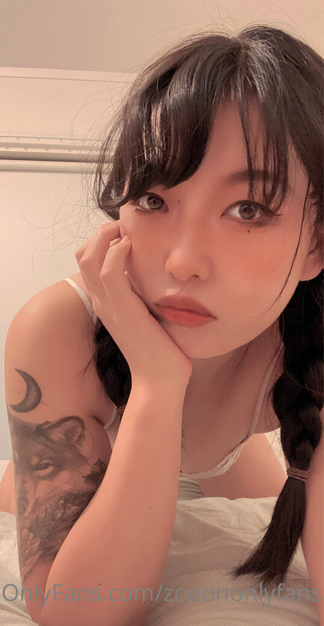 zoeononlyfans onlyfans nude pics