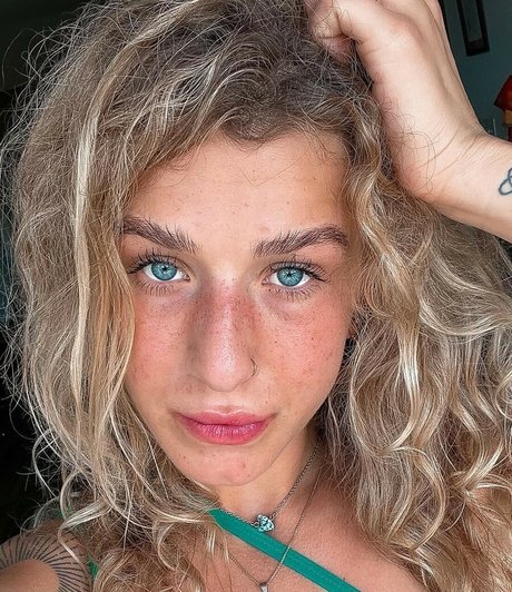 Zoe Elise Freedman onlyfans leaked