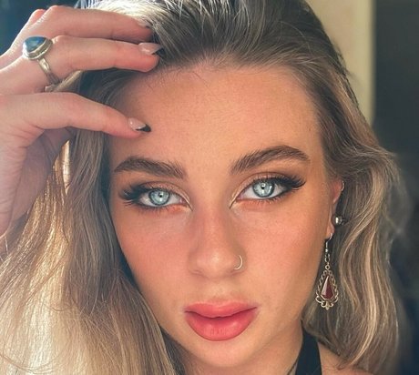 Zoeelfreyah leaked porn onlyfans