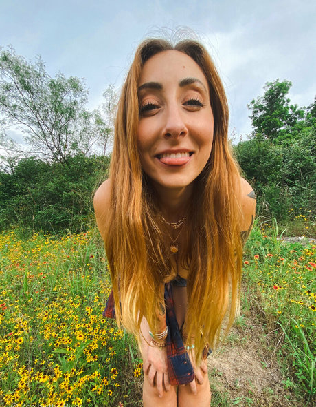 zoebytheriverfree onlyfans naked porn