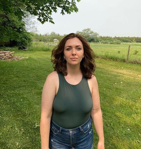 Zoe Bishop onlyfans pics